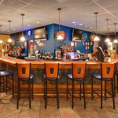 Ramada Plaza Rochester Airport Екстер'єр фото