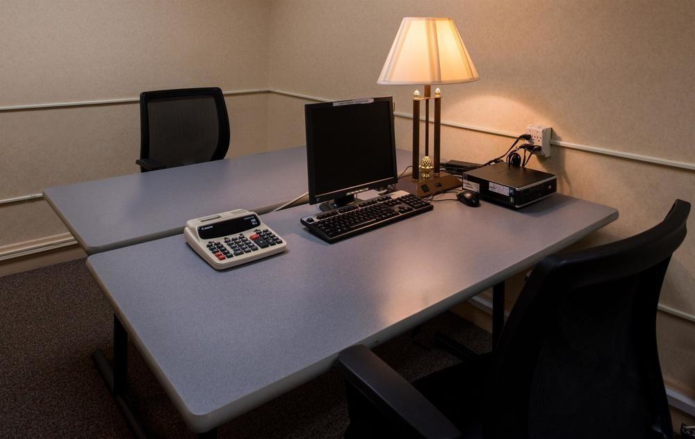 Ramada Plaza Rochester Airport Екстер'єр фото