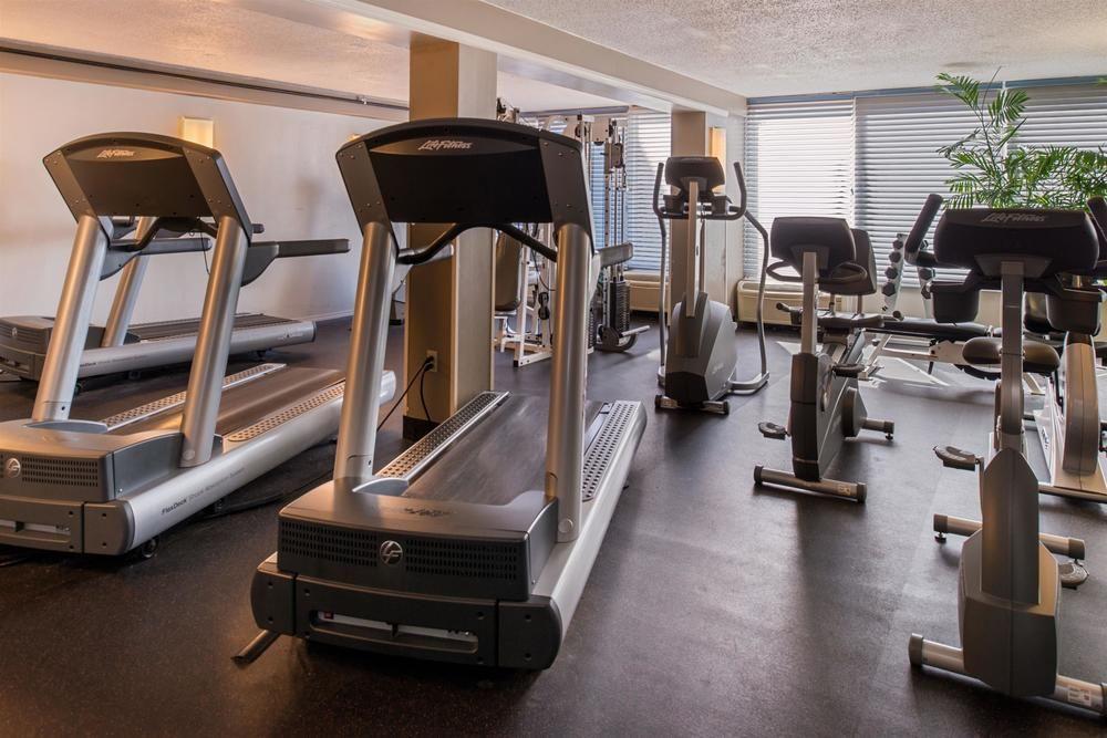 Ramada Plaza Rochester Airport Екстер'єр фото