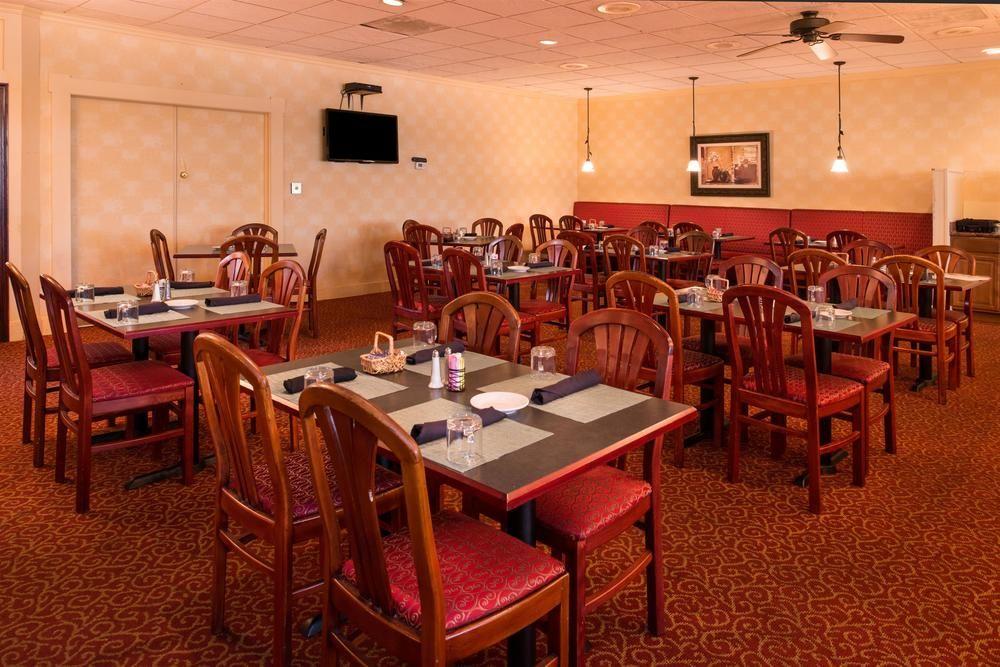 Ramada Plaza Rochester Airport Екстер'єр фото