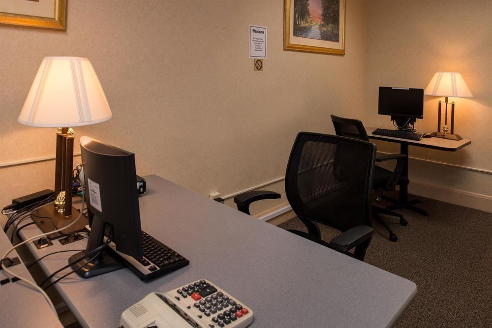 Ramada Plaza Rochester Airport Екстер'єр фото