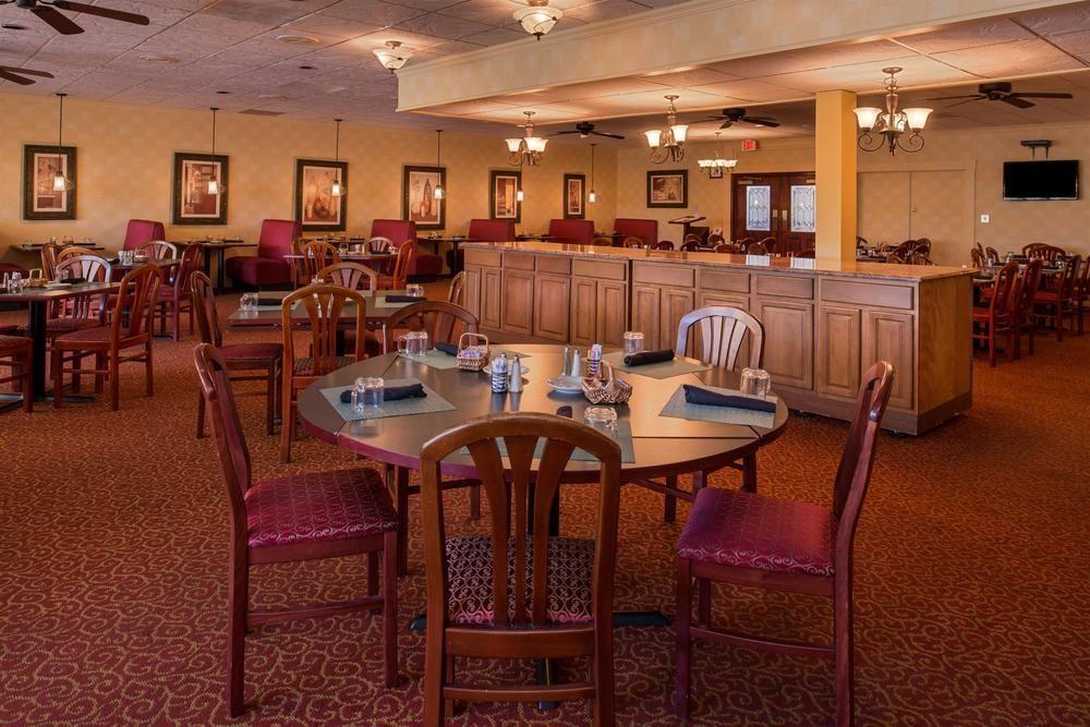 Ramada Plaza Rochester Airport Екстер'єр фото