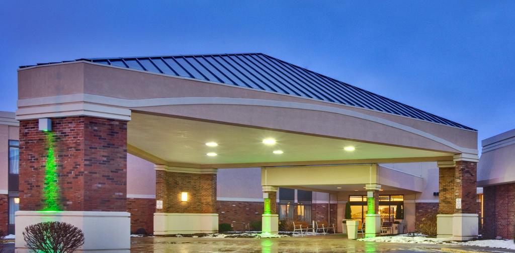 Ramada Plaza Rochester Airport Екстер'єр фото