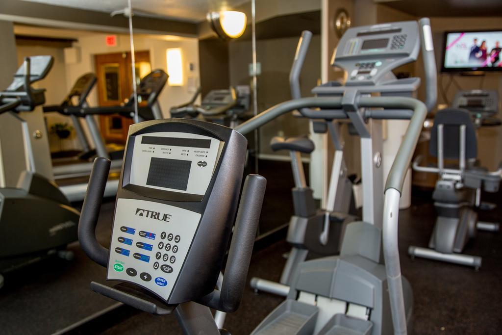 Ramada Plaza Rochester Airport Екстер'єр фото