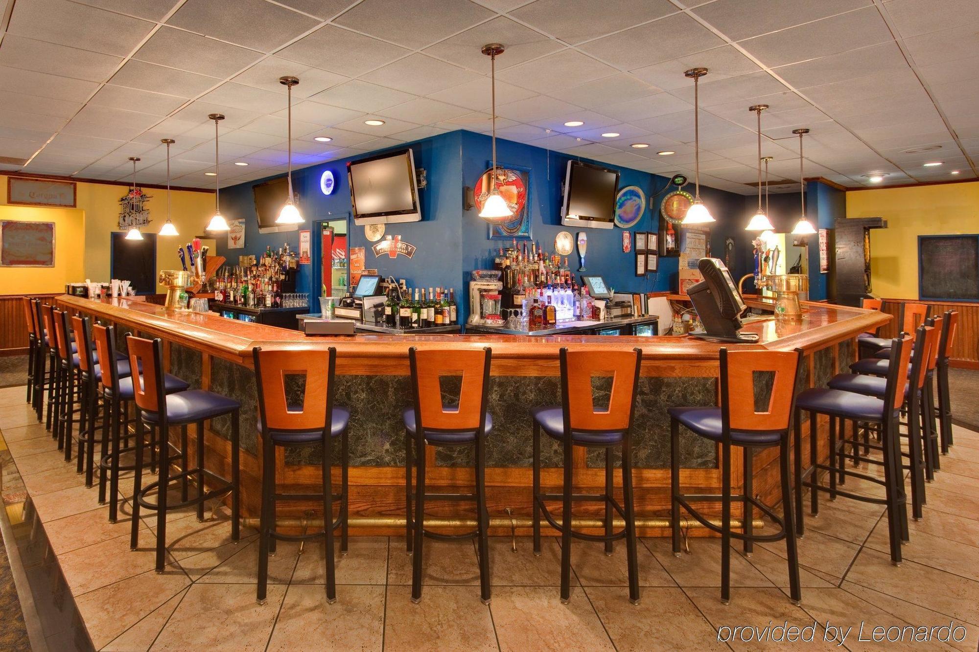 Ramada Plaza Rochester Airport Екстер'єр фото
