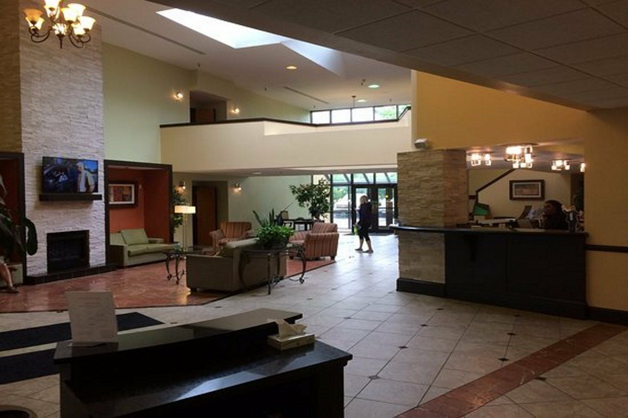 Ramada Plaza Rochester Airport Екстер'єр фото